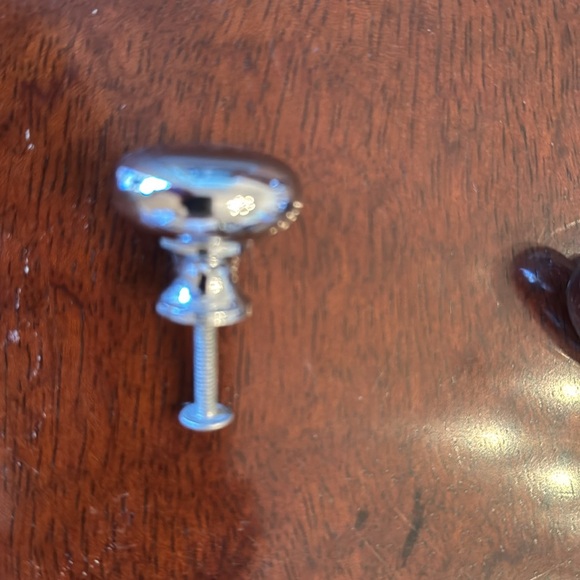 Chrome knobs drawers - Picture 3 of 3